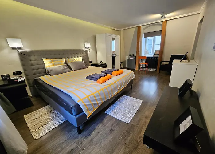 The Fourth Brother Dzīvoklis